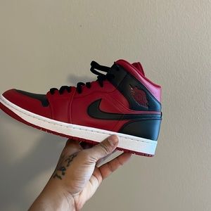 Air Jordan ones mid